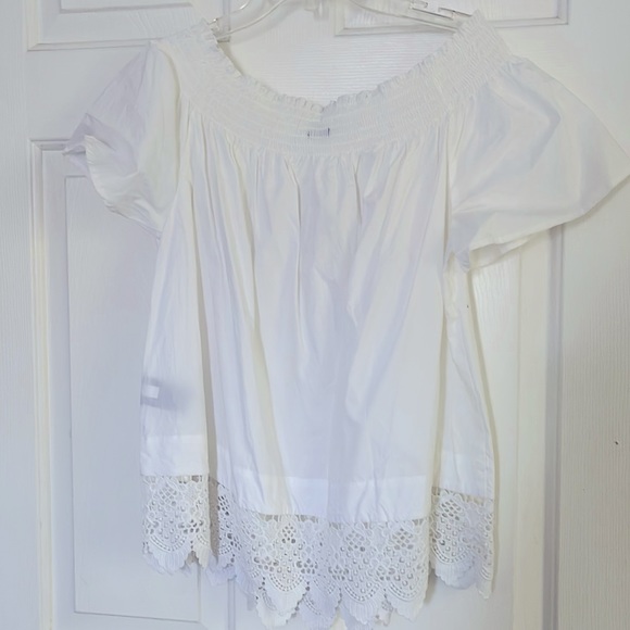 White off- shoulder top (new with tags) - Picture 2 of 3